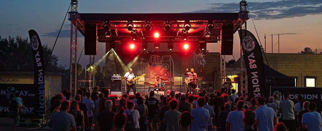 Filagosto Festival 2026: Scorpion Bay torna al fianco di uno dei festival indipendenti più amati della Lombardia - Scorpion Bay