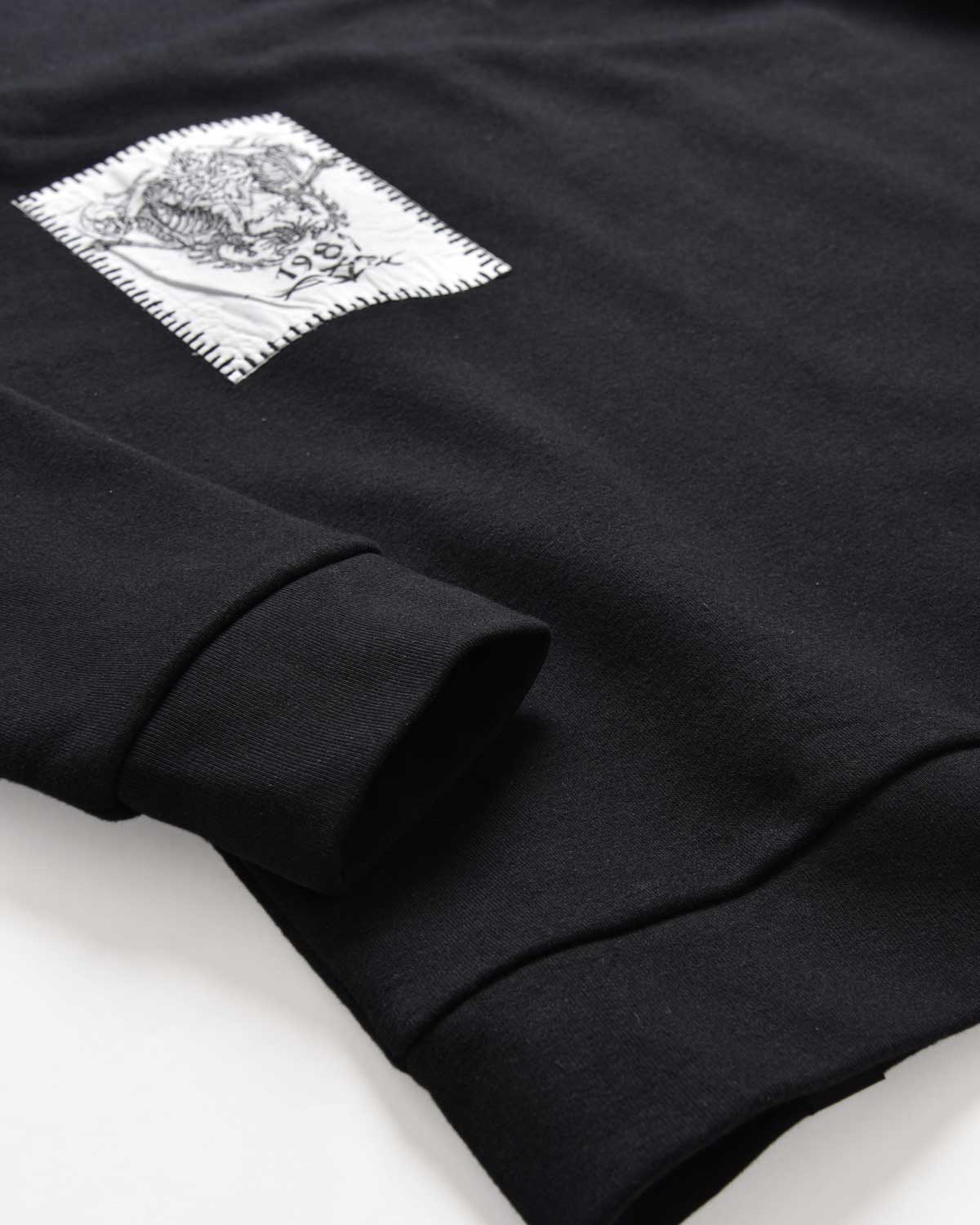 Man | Black Crew Neck Sweatshirt Without Pockets With Patches