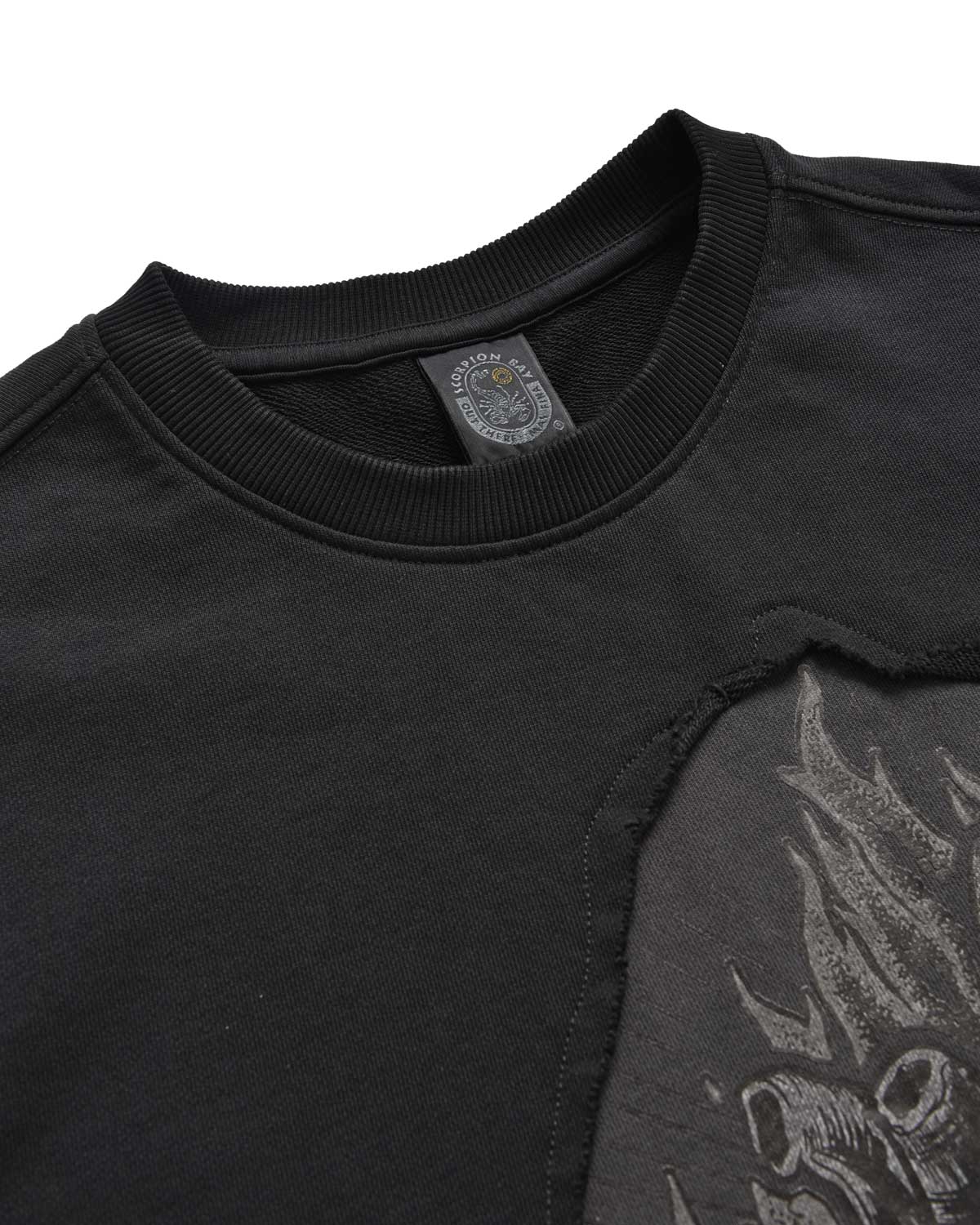 Man | Black Crewneck Sweatshirt In 100% Cotton With “Corazon Espinado” Print