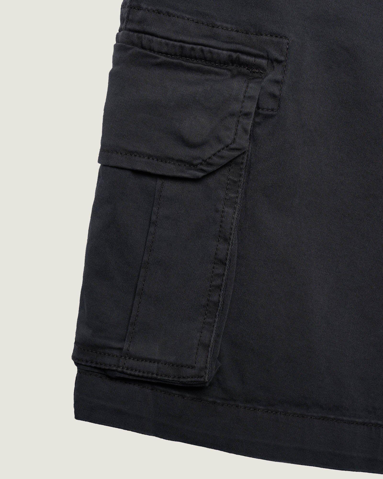 Bermuda cargo iconic con logo ricamato sul retro uomo - Scorpion Bay