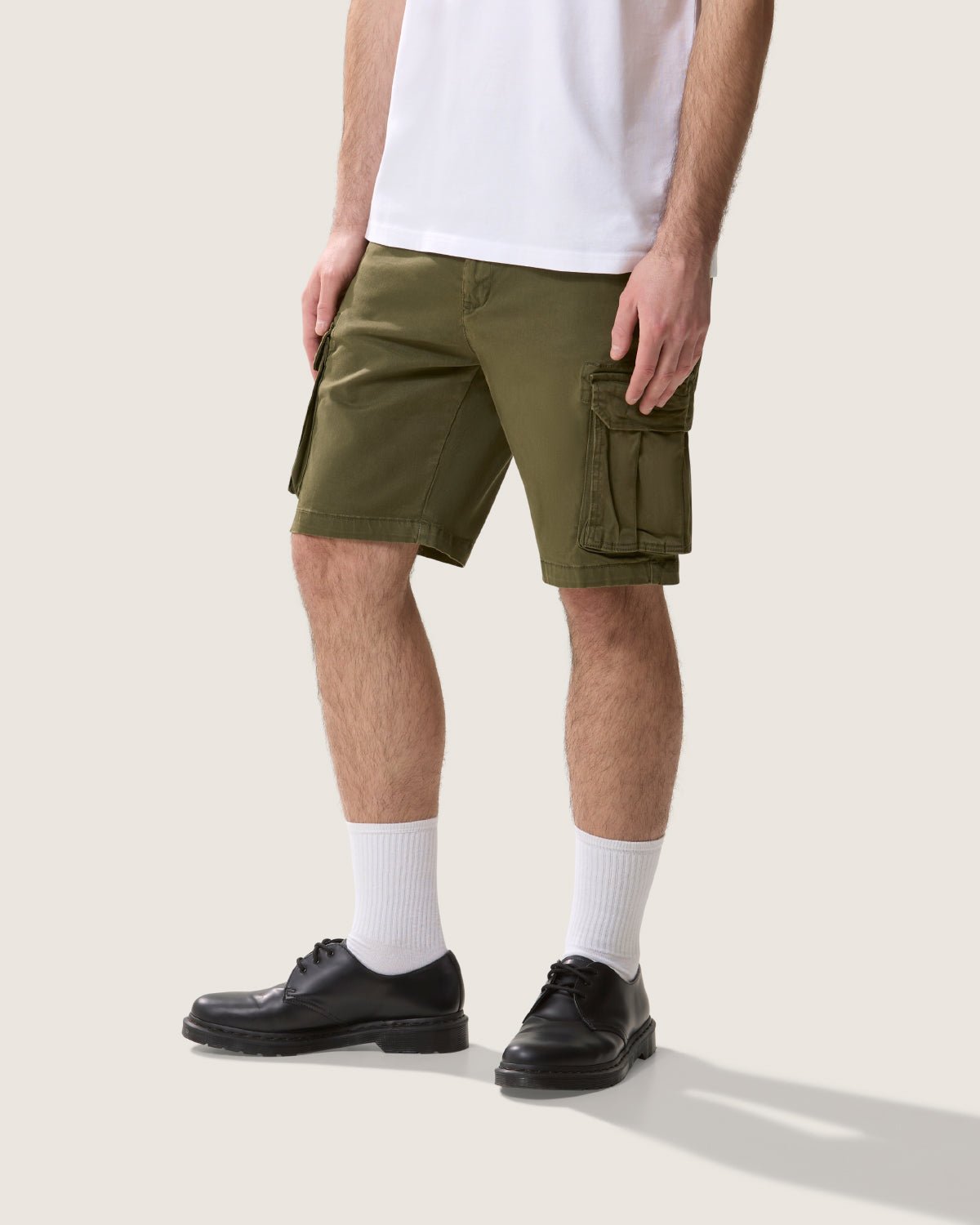 Bermuda cargo iconic con logo ricamato sul retro uomo - Scorpion Bay