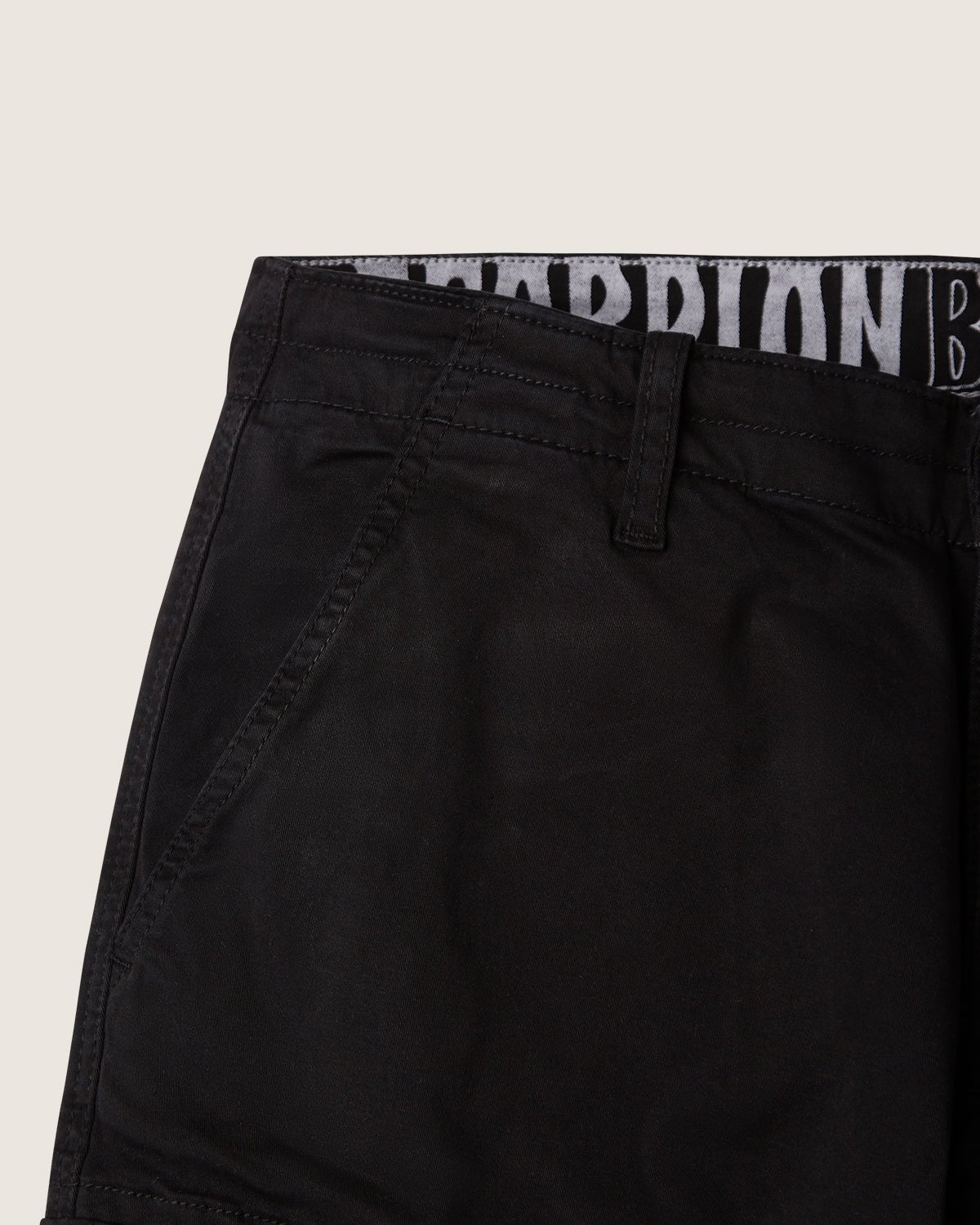 Bermuda cargo iconic con logo ricamato sul retro uomo - Scorpion Bay