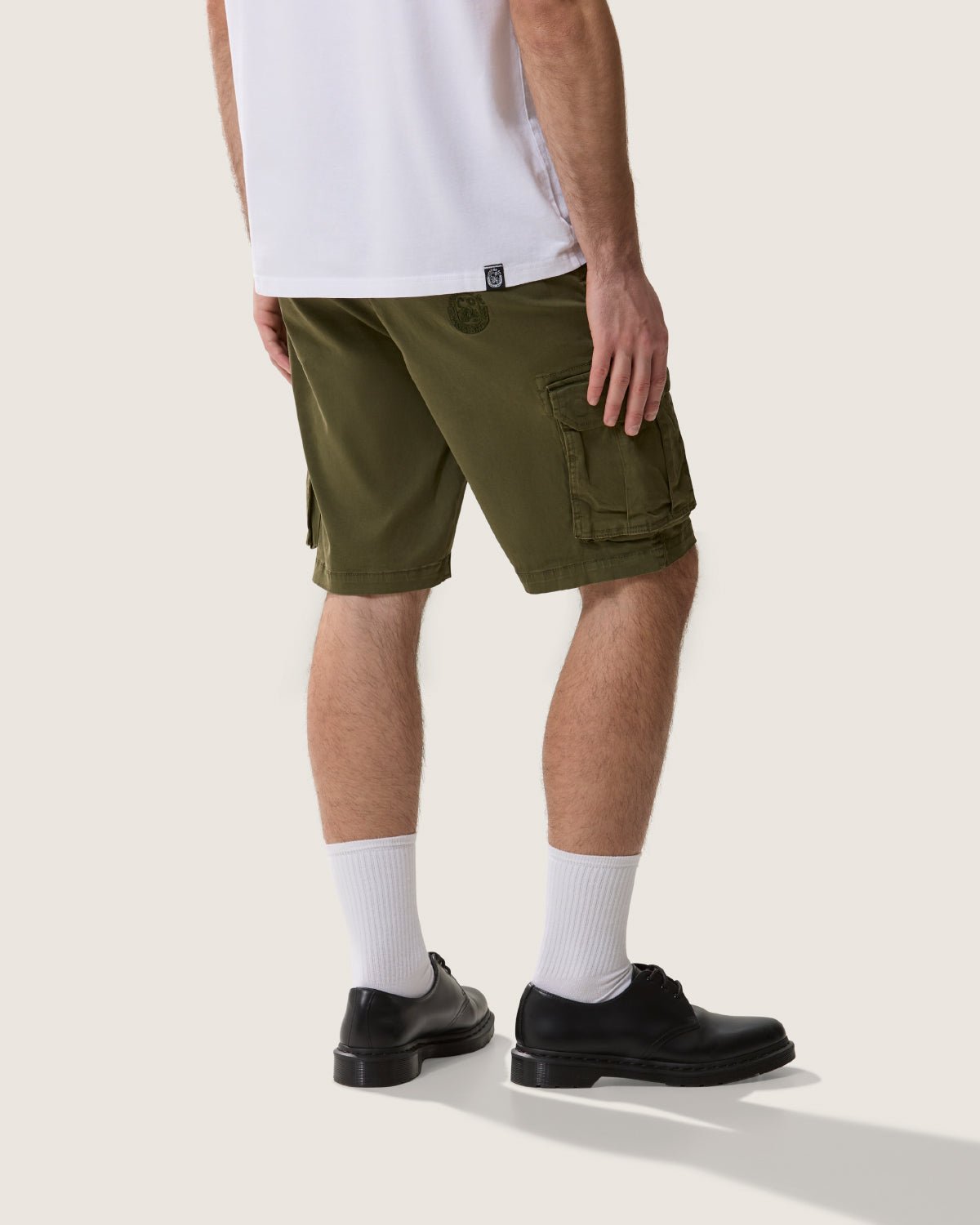 Bermuda cargo iconic con logo ricamato sul retro uomo - Scorpion Bay