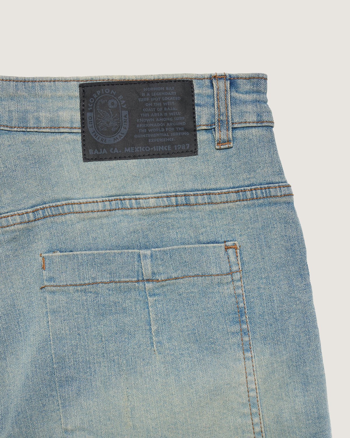 Bermuda in denim con rotture uomo - Scorpion Bay