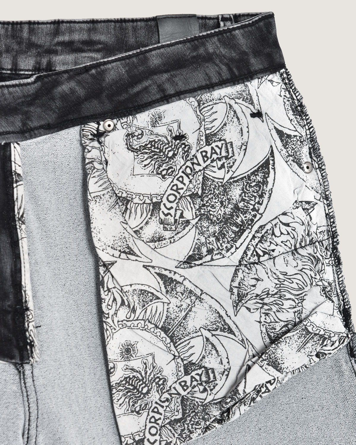 Bermuda in denim elasticizzato uomo - Scorpion Bay