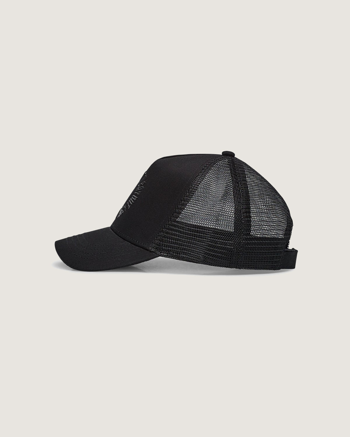 Cappello trucker con grafica "Gothic Lettering" in rilievo - Scorpion Bay