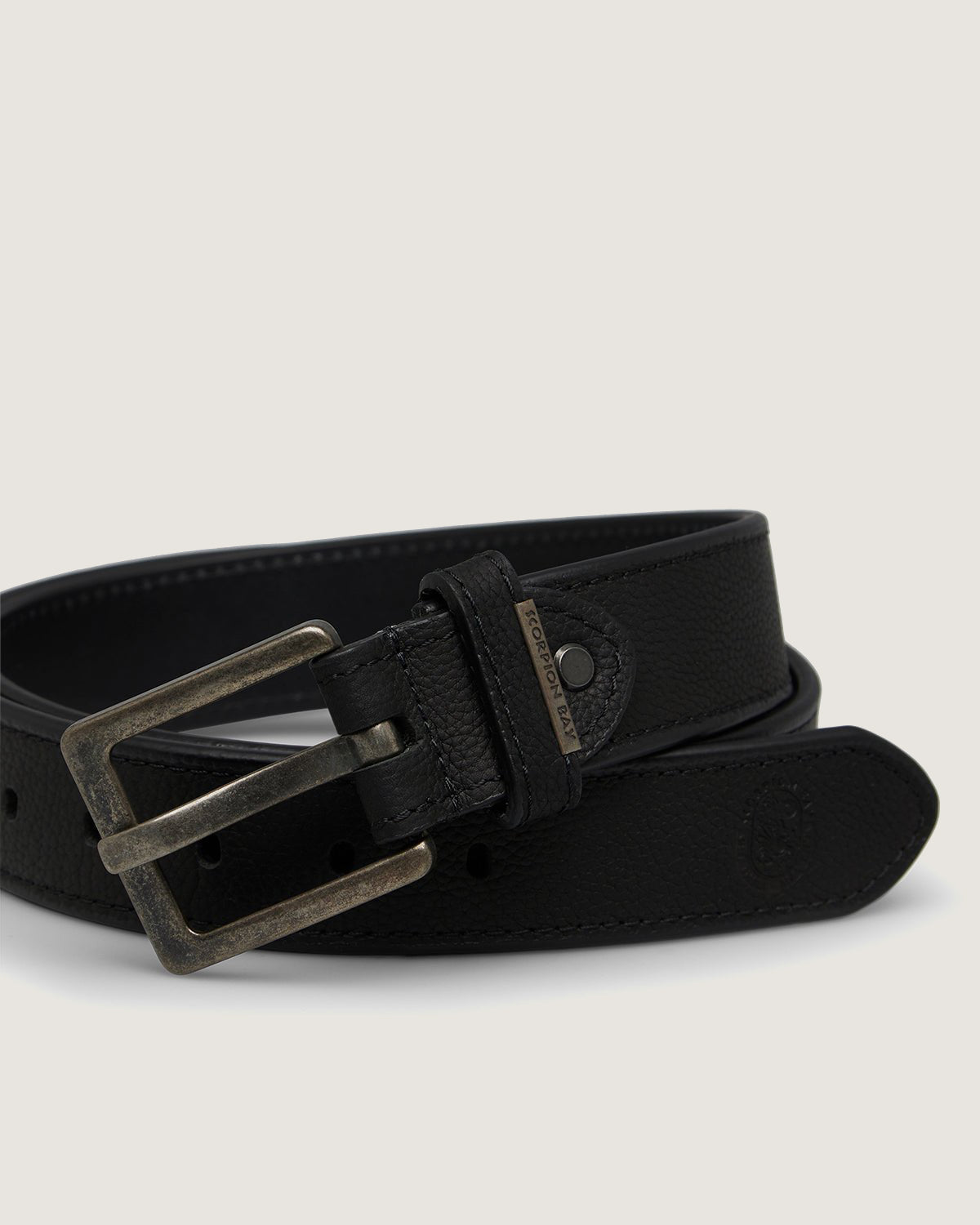 Cintura in pelle con logo impresso e lettering in metallo - Scorpion Bay