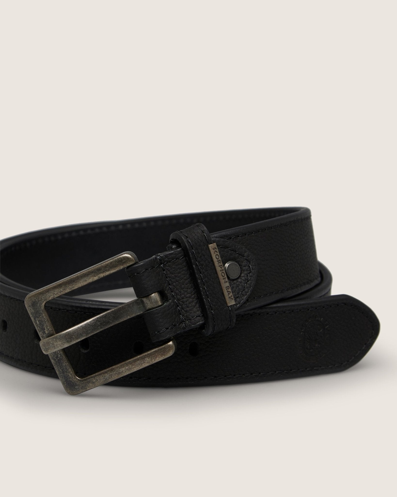 Cintura in pelle con logo impresso e lettering in metallo - Scorpion Bay