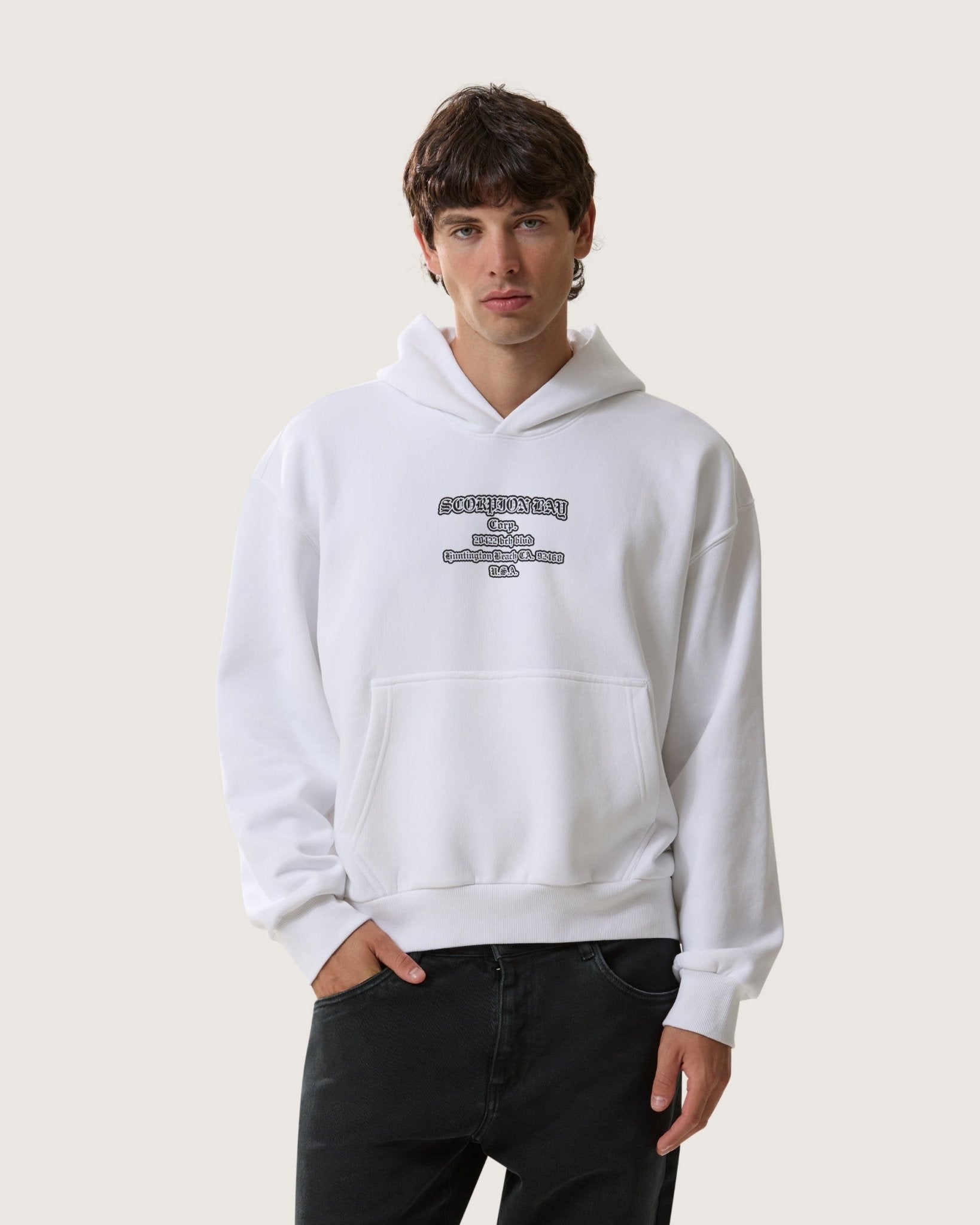 Felpa con cappuccio boxy "Gothic Lettering" uomo - Scorpion Bay