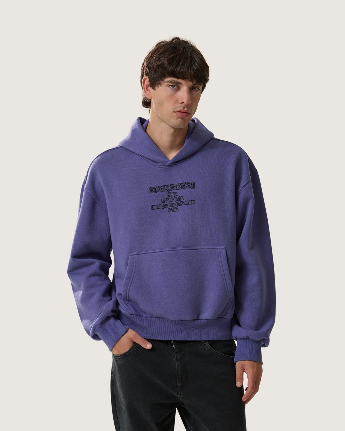 Felpa con cappuccio boxy "Gothic Lettering" uomo - Scorpion Bay