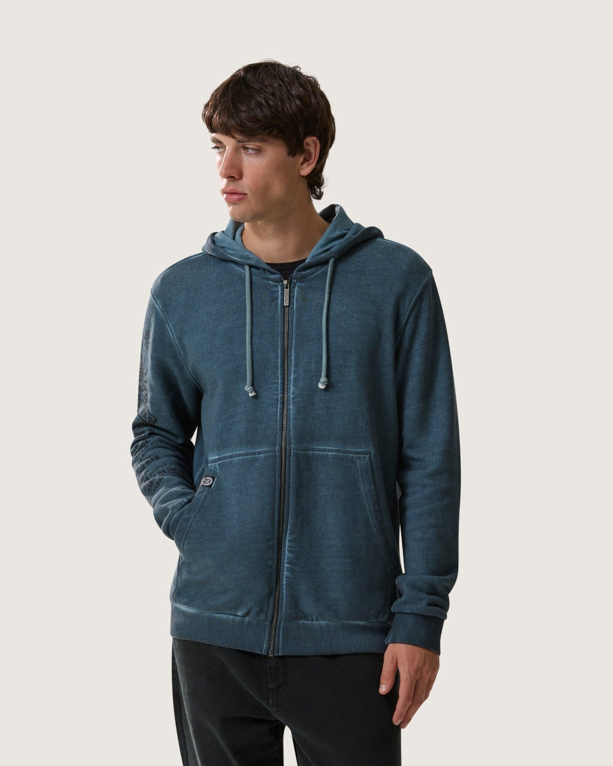 Felpa con cappuccio e zip "Scorpion Writings” uomo - Scorpion Bay