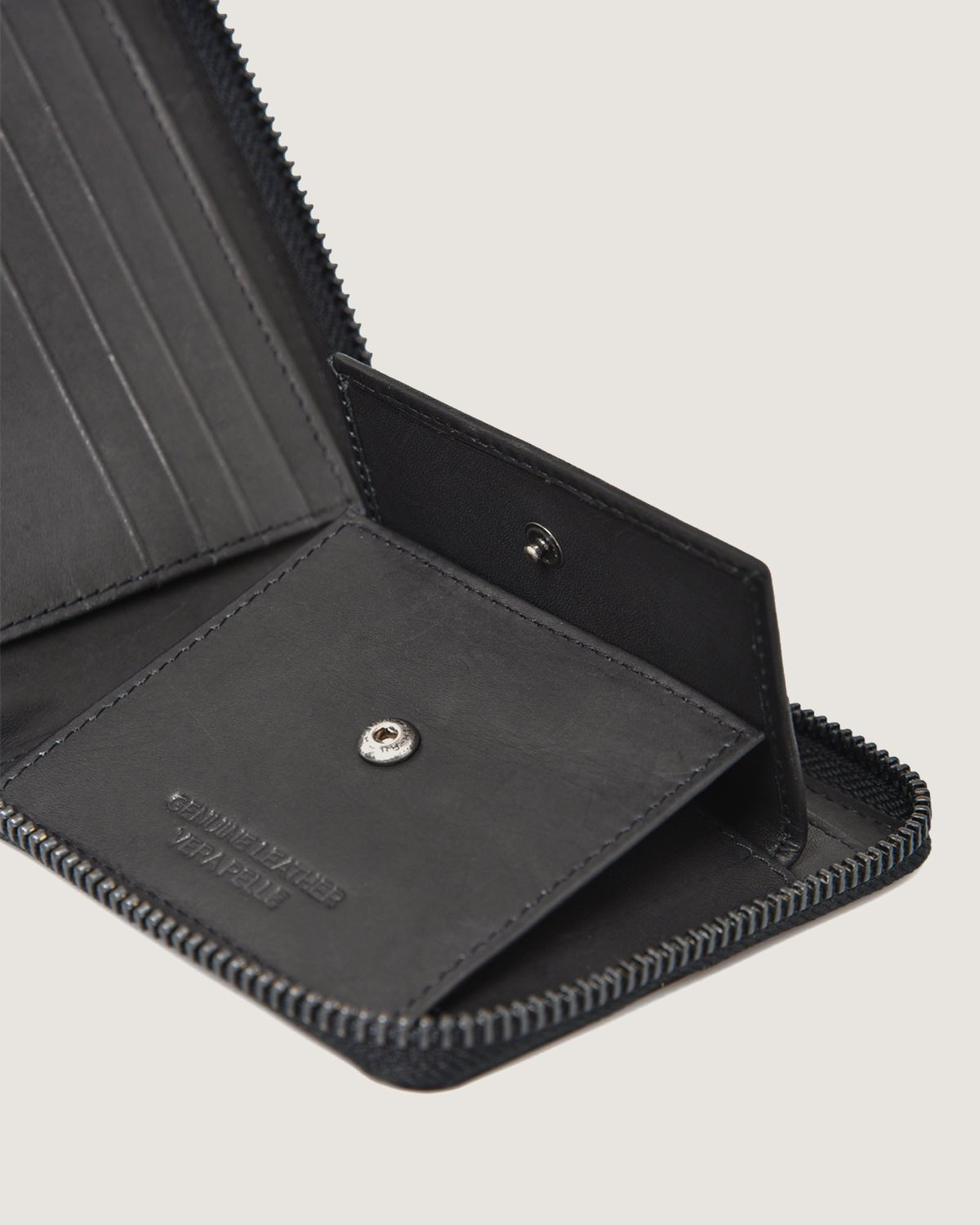 Portafoglio in pelle con zip - Scorpion Bay