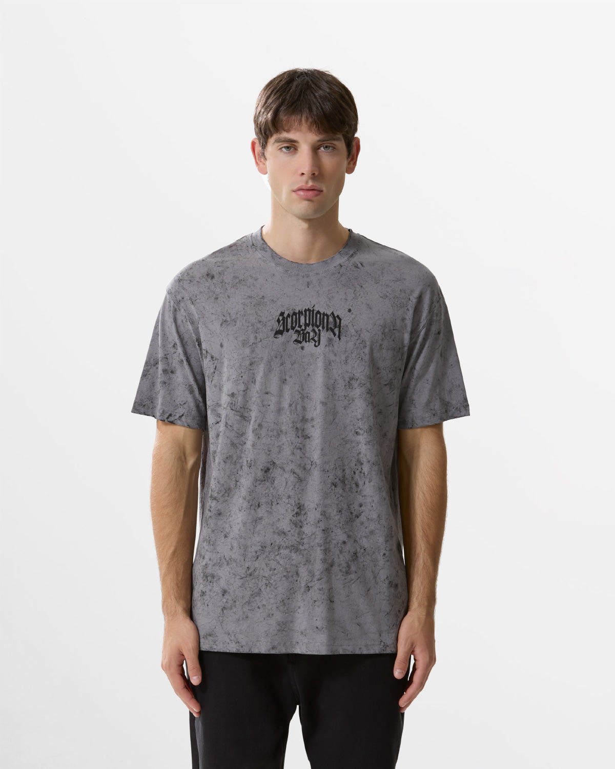 T-Shirt stampata "Dirty Estampilla" uomo - Scorpion Bay