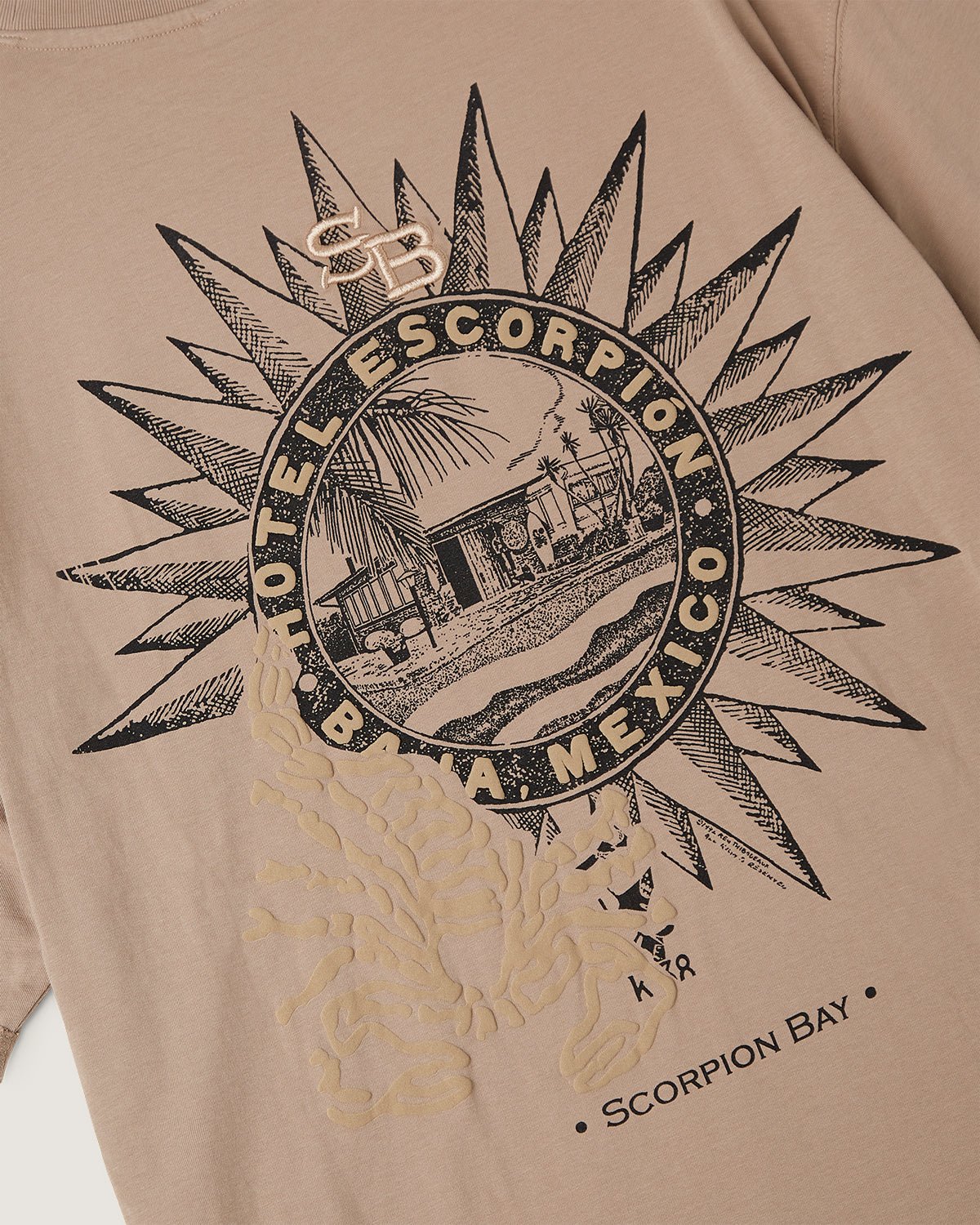 T-shirt stampata "Hotel Escorpion" uomo - Scorpion Bay