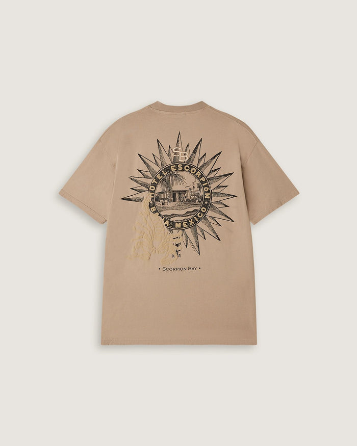 T-shirt stampata "Hotel Escorpion" uomo - Scorpion Bay