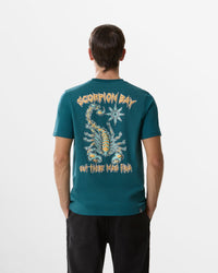 T-Shirt stampata "Neon Scorpion" uomo - Scorpion Bay