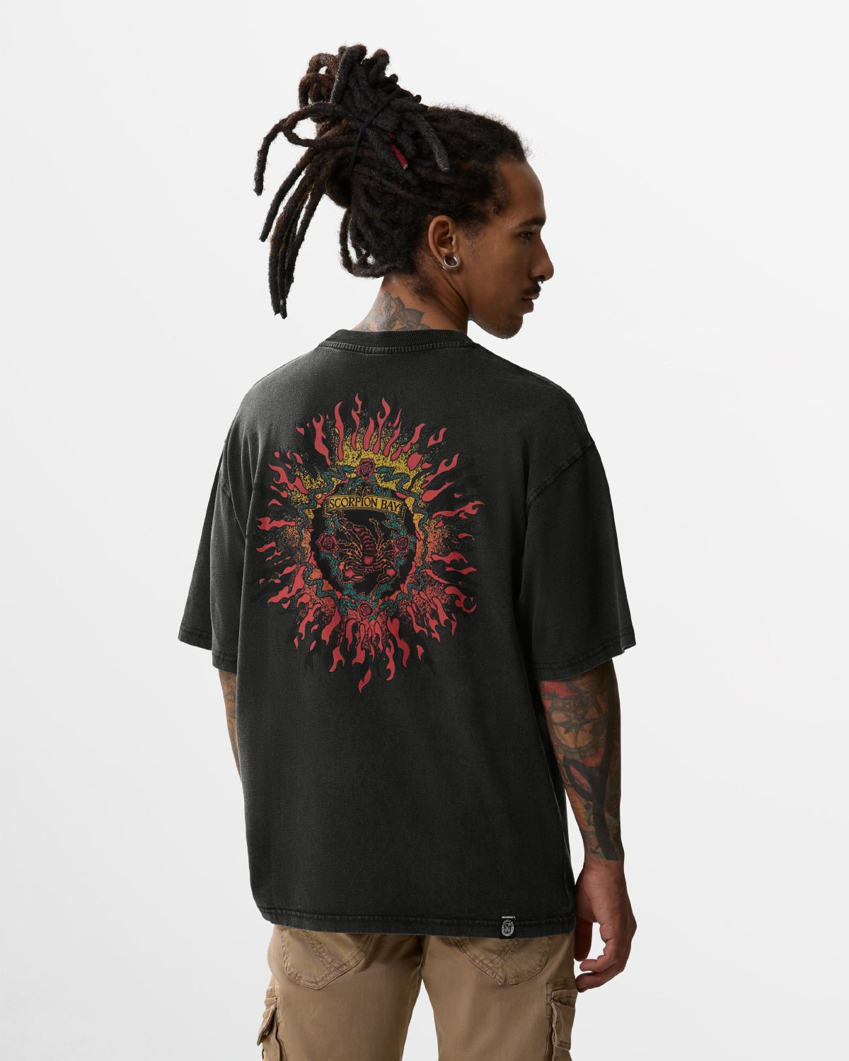 T-Shirt stampata “Scorpion Roses” uomo - Scorpion Bay