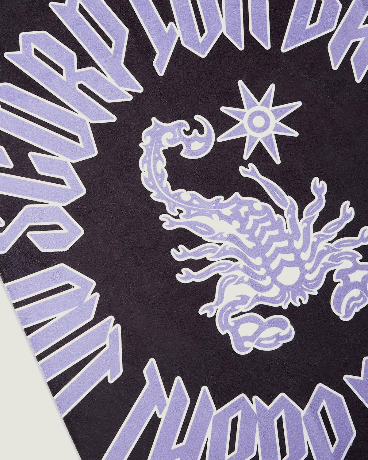 Telo mare stampato "Gothic Lettering" - Scorpion Bay