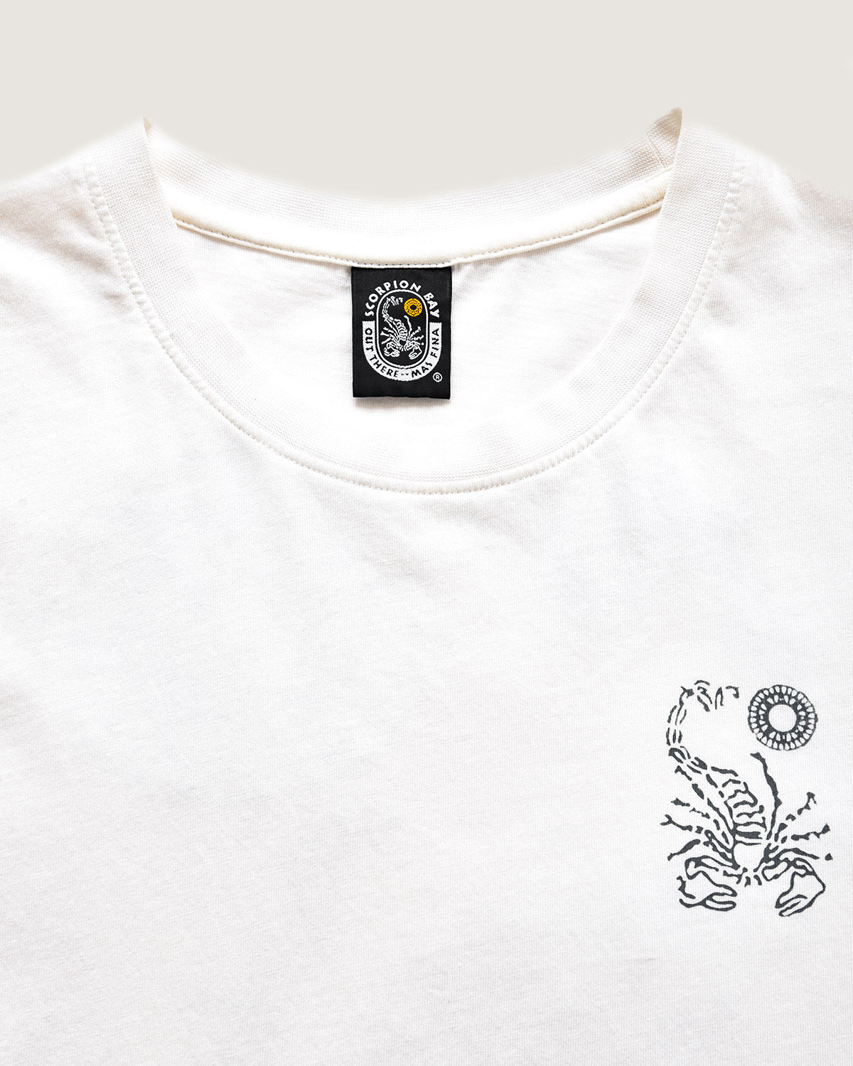 Uomo | T-Shirt Bianca 100% Cotone Con Stampa Scorpione A Rilievo - Scorpion Bay