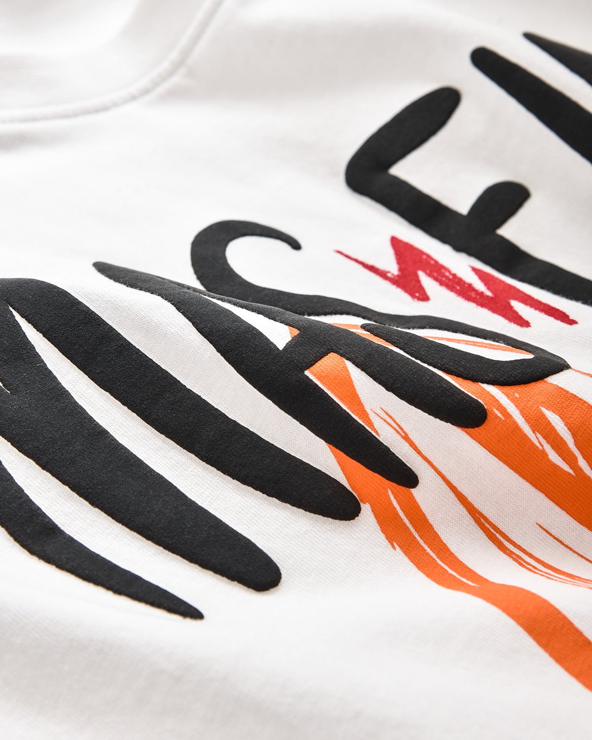 Uomo | T-Shirt Graffiti "Mas Fina" Bianca 100% Cotone - Scorpion Bay