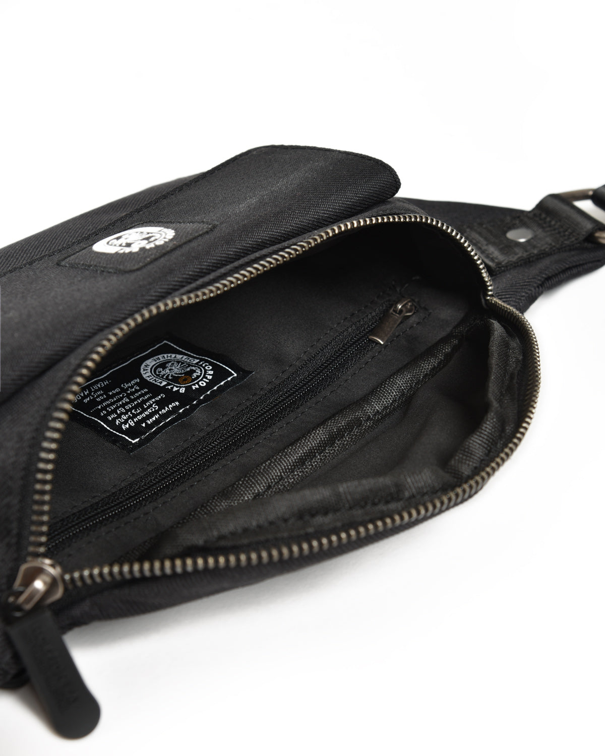 Multi-Pocket Black Scorpion Bay Essential Waist Bag